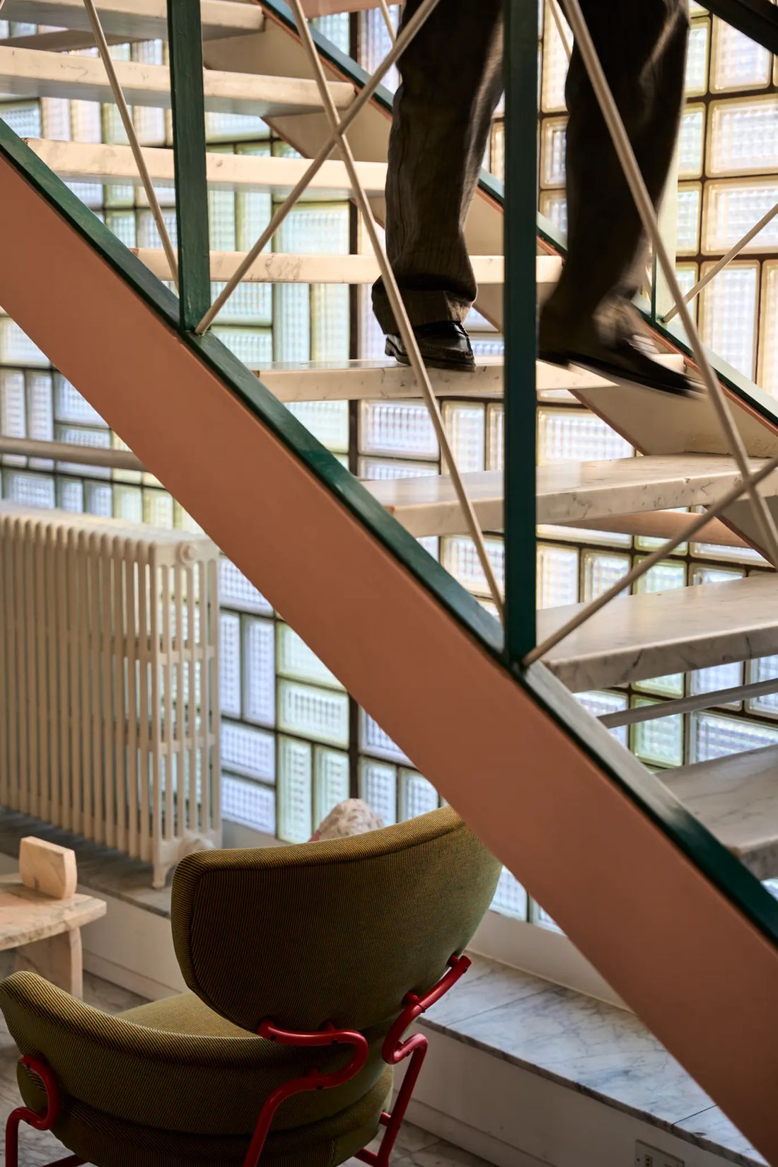 Scala interna e arredi di Villa Pestarini, progetto di Franco Albini