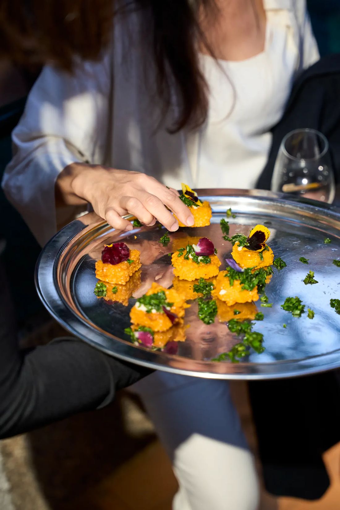 Dettaglio del catering e del servizio durante la serata